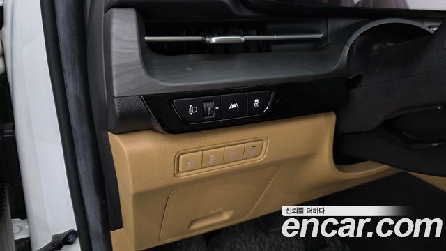 Kia Canival 2021 — photo 28