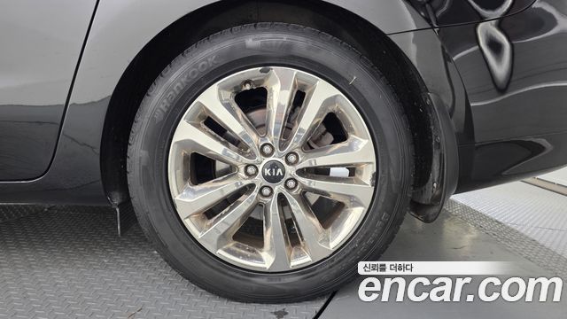 Kia Canival 2015 — photo 5
