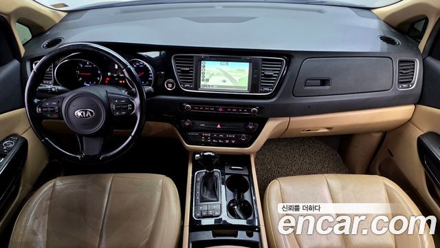 Kia Canival 2015 — photo 7