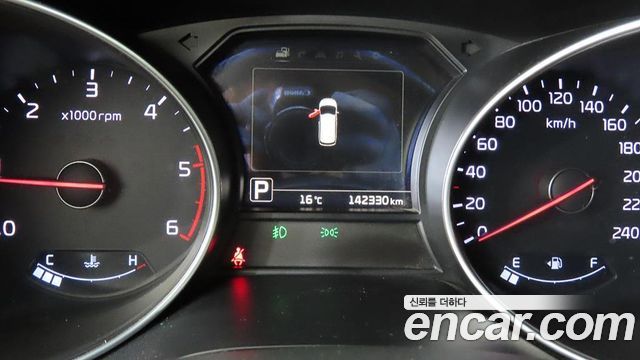 Kia Canival 2015 — photo 8