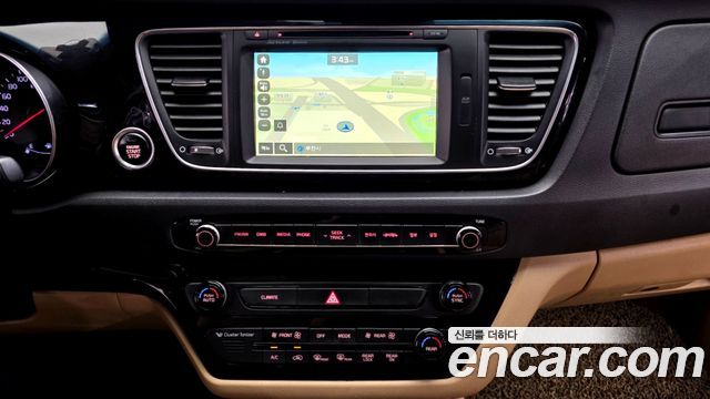 Kia Canival 2015 — photo 14
