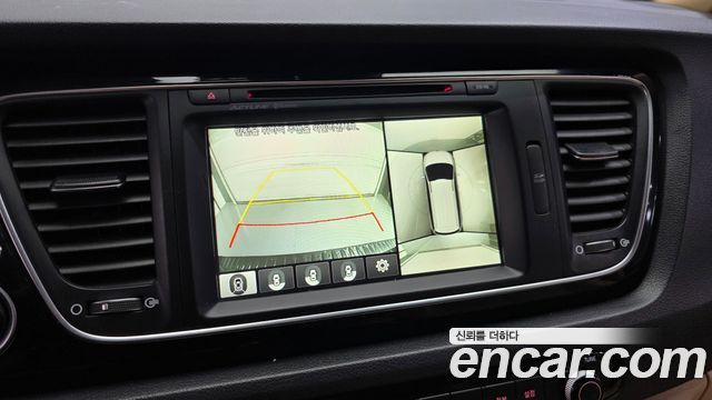 Kia Canival 2015 — photo 15