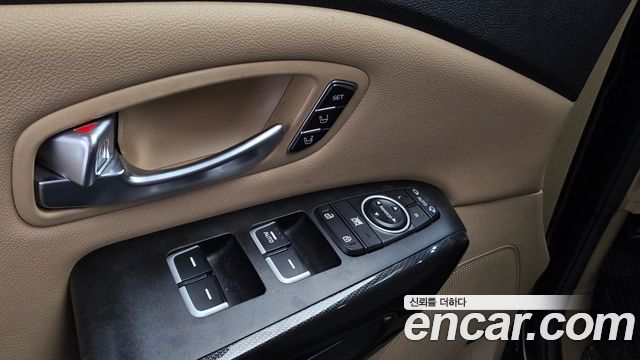 Kia Canival 2015 — photo 18