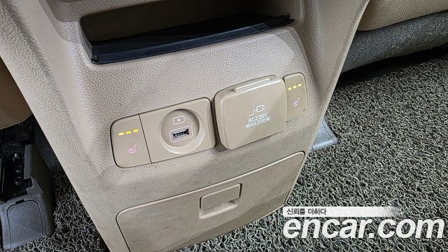 Kia Canival 2015 — photo 19