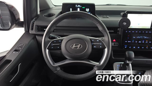 Hyundai Staria 2025 — photo 18
