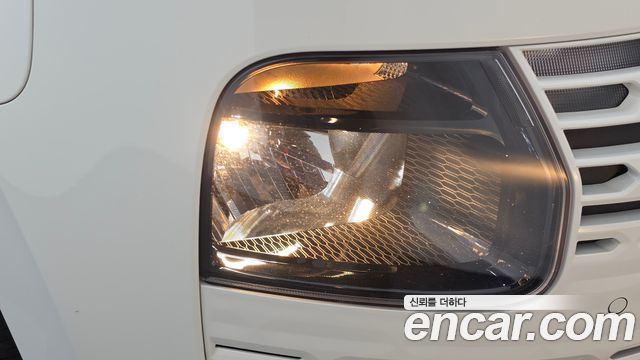 Hyundai Staria 2025 — photo 8