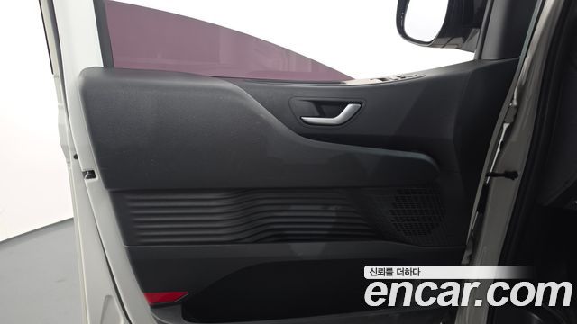 Hyundai Staria 2025 — photo 14