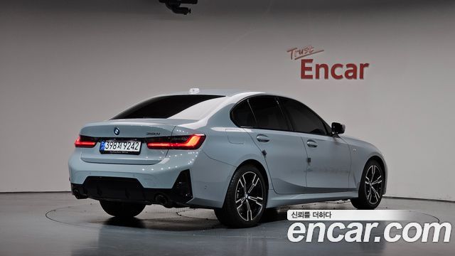 BMW 3-Series 2023 — photo 2