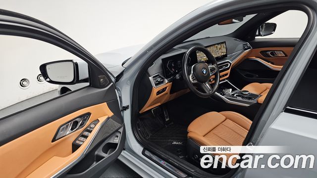 BMW 3-Series 2023 — photo 13