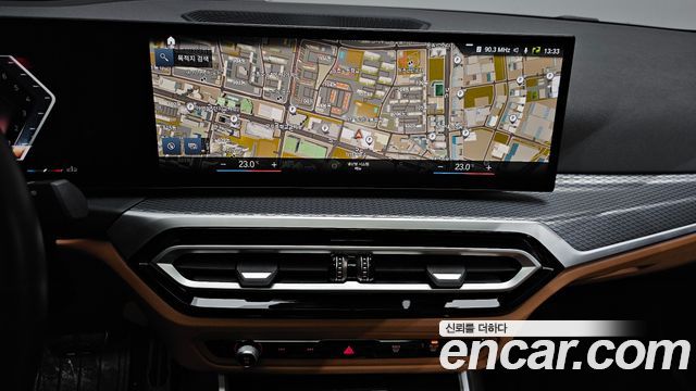 BMW 3-Series 2023 — photo 20
