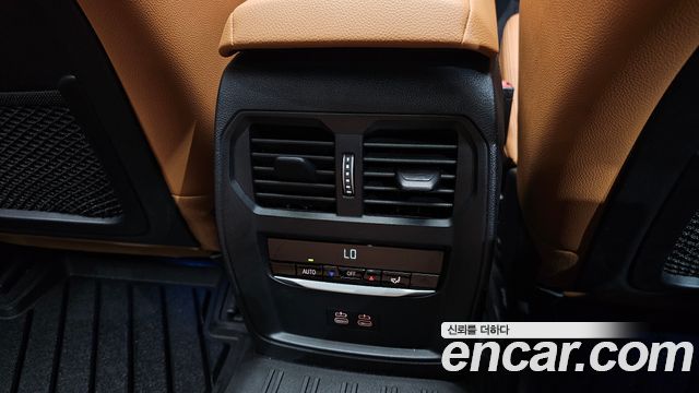 BMW 3-Series 2023 — photo 25