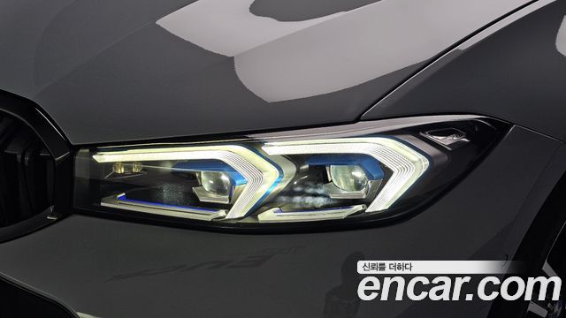 BMW 3-Series 2023 — photo 8