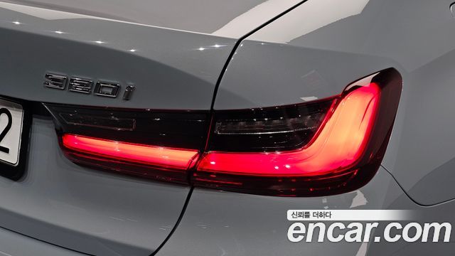 BMW 3-Series 2023 — photo 9