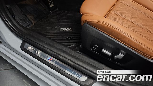 BMW 3-Series 2023 — photo 34