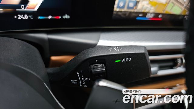 BMW 3-Series 2023 — photo 35
