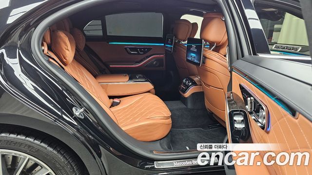 Mercedes-Benz S-Class 2022 — photo 17