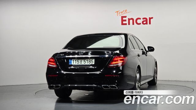 Mercedes-Benz E-Class 2018 — photo 4