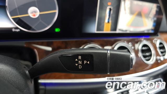 Mercedes-Benz E-Class 2018 — photo 9