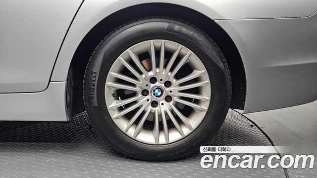 BMW 5-Series 2012 — photo 5