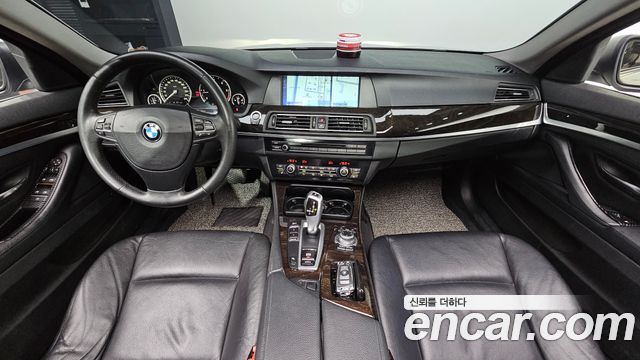 BMW 5-Series 2012 — photo 10