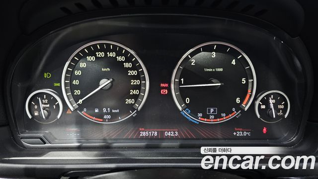 BMW 5-Series 2012 — photo 11