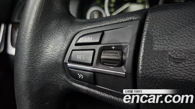 BMW 5-Series 2012 — photo 19