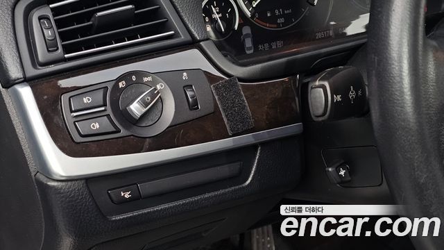 BMW 5-Series 2012 — photo 22