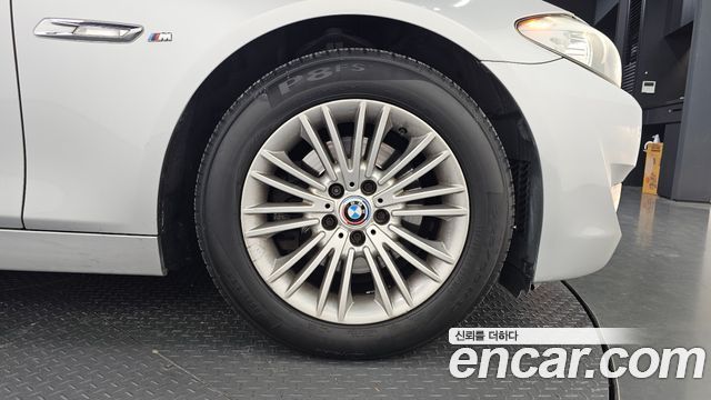 BMW 5-Series 2012 — photo 7