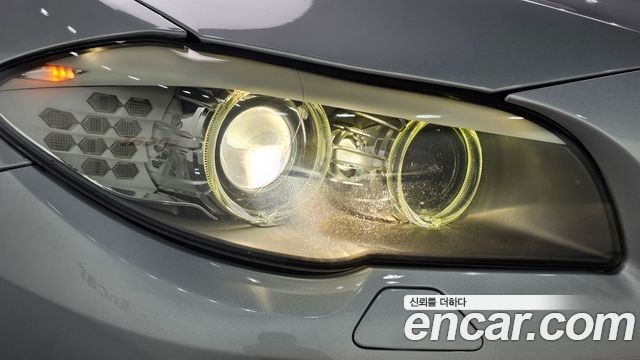 BMW 5-Series 2012 — photo 8