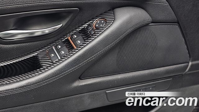 BMW 5-Series 2012 — photo 29