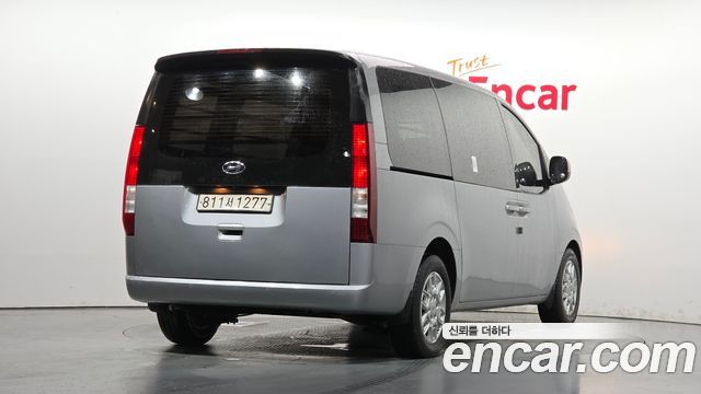 Hyundai Staria 2022 — photo 2