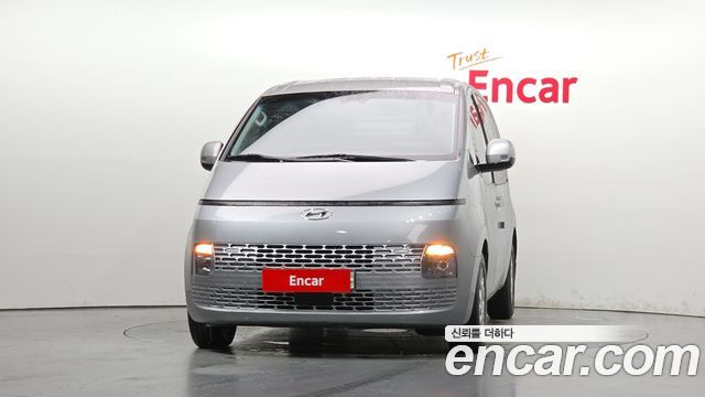Hyundai Staria 2022 — photo 3