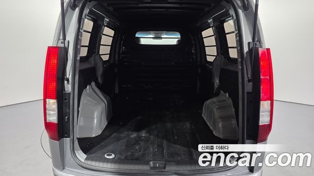 Hyundai Staria 2022 — photo 17