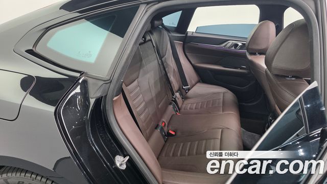 BMW 4-Series 2022 — photo 17