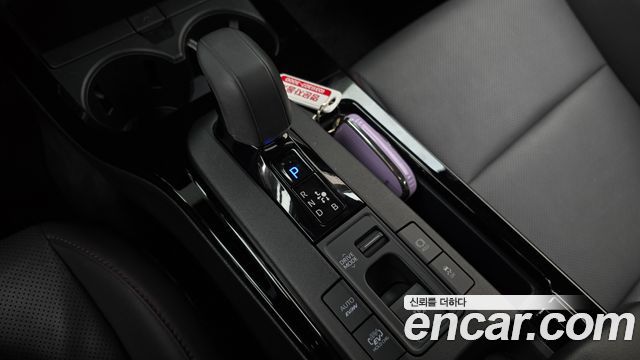Toyota Prius 2024 — photo 9