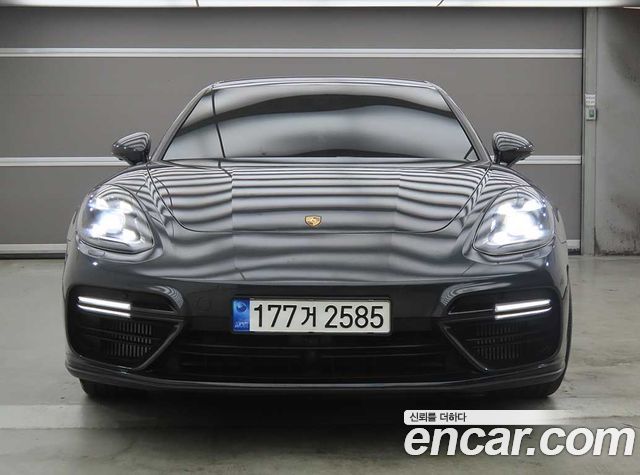 Porsche Panamera 2017 — photo 2