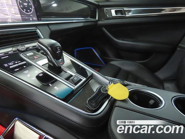 Porsche Panamera 2017 — photo 11