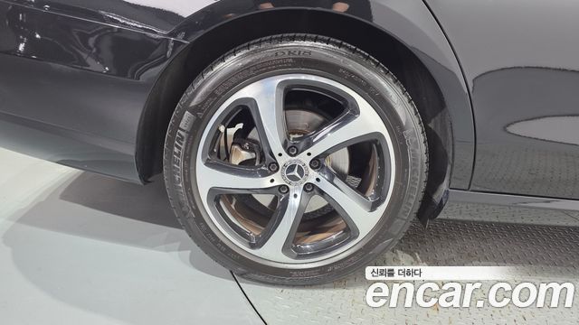 Mercedes-Benz E-Class 2020 — photo 5