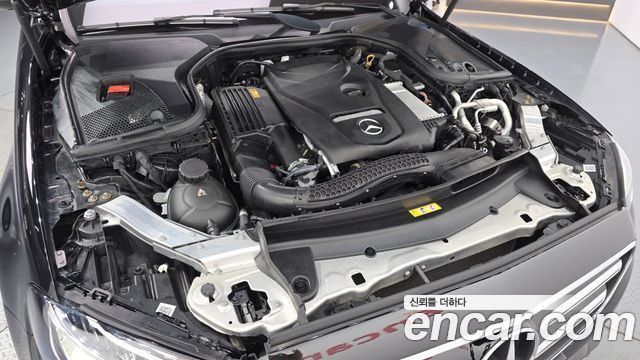 Mercedes-Benz E-Class 2020 — photo 6
