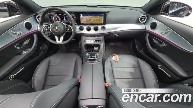Mercedes-Benz E-Class 2020 — photo 10