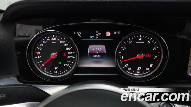 Mercedes-Benz E-Class 2020 — photo 11