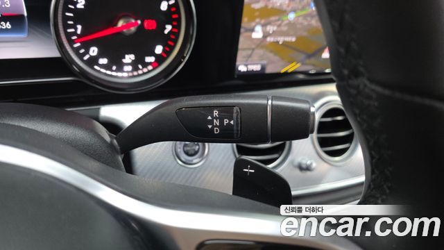 Mercedes-Benz E-Class 2020 — photo 12