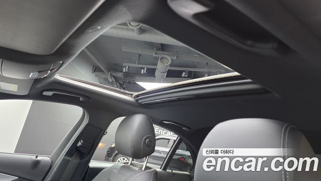 Mercedes-Benz E-Class 2020 — photo 23