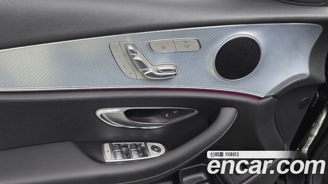 Mercedes-Benz E-Class 2020 — photo 26