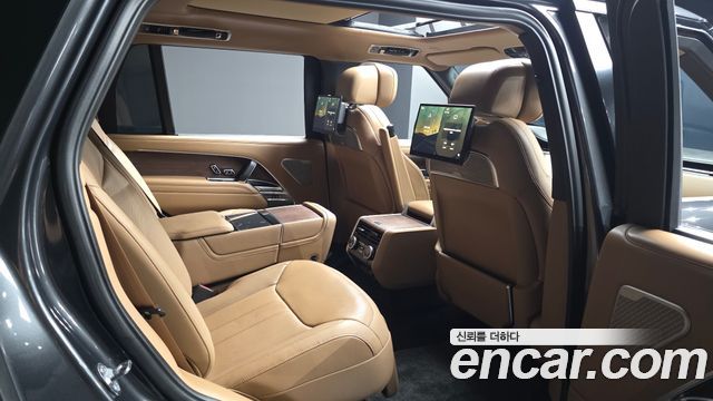 Land Rover Range Rover 2023 — photo 18