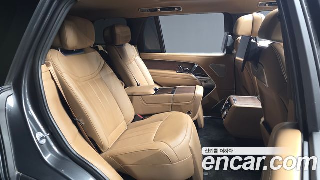 Land Rover Range Rover 2023 — photo 19