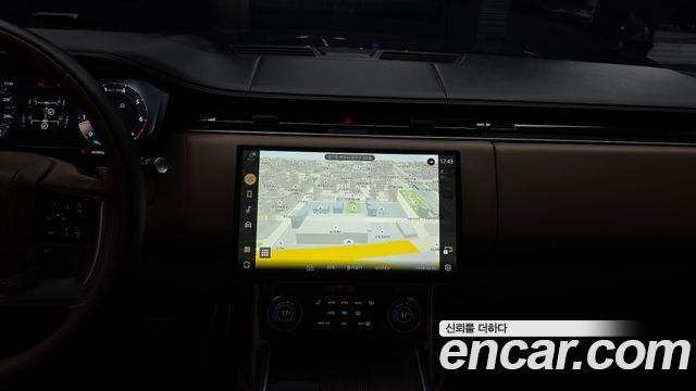 Land Rover Range Rover 2023 — photo 21