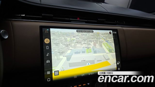 Land Rover Range Rover 2023 — photo 22
