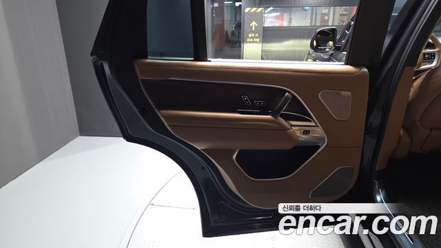 Land Rover Range Rover 2023 — photo 15