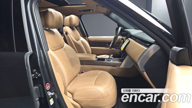 Land Rover Range Rover 2023 — photo 16